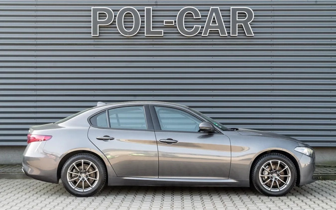 Alfa Romeo Giulia cena 139900 przebieg: 25965, rok produkcji 2021 z Biecz małe 352